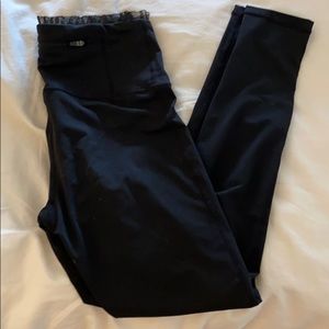 Mono B Ruffle Active legging